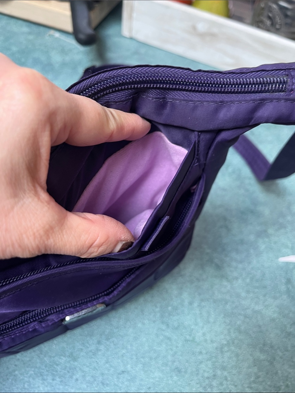Lug Flutter Bag - Picture 8 of 15